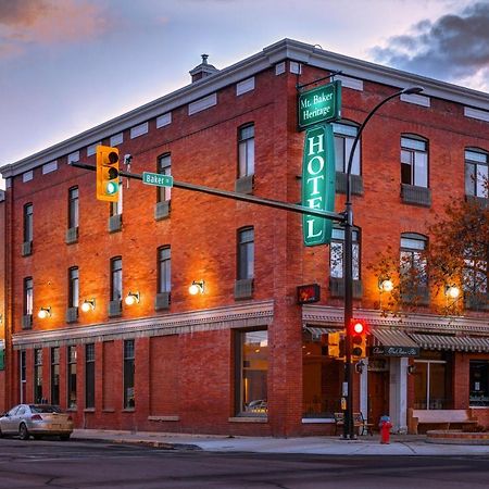 The Baker Hotel クランブルック エクステリア 写真